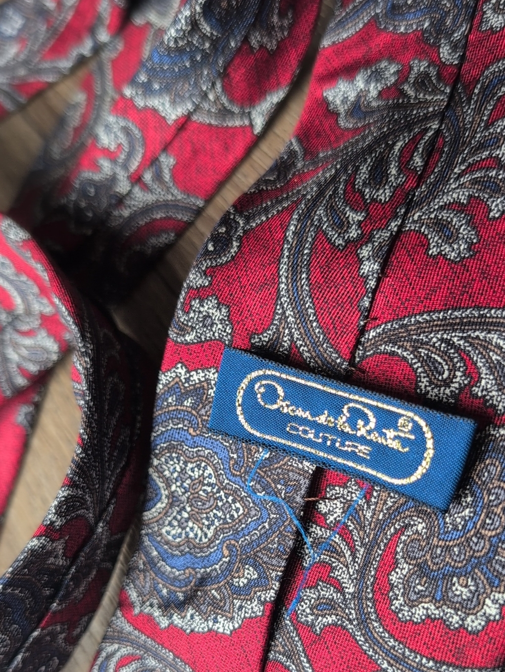 Vintage Oscar de la Renta Red and Blue Paisley Silk Tie